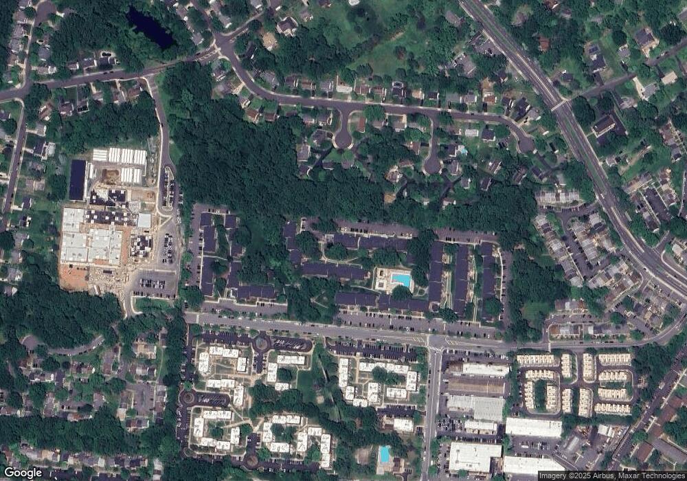 9725 Kings Crown Ct, Fairfax, VA 22031 - photo 1