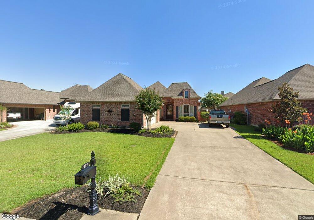 917 N Yorkshire Cir, Lake Charles, LA 70605 - photo 1