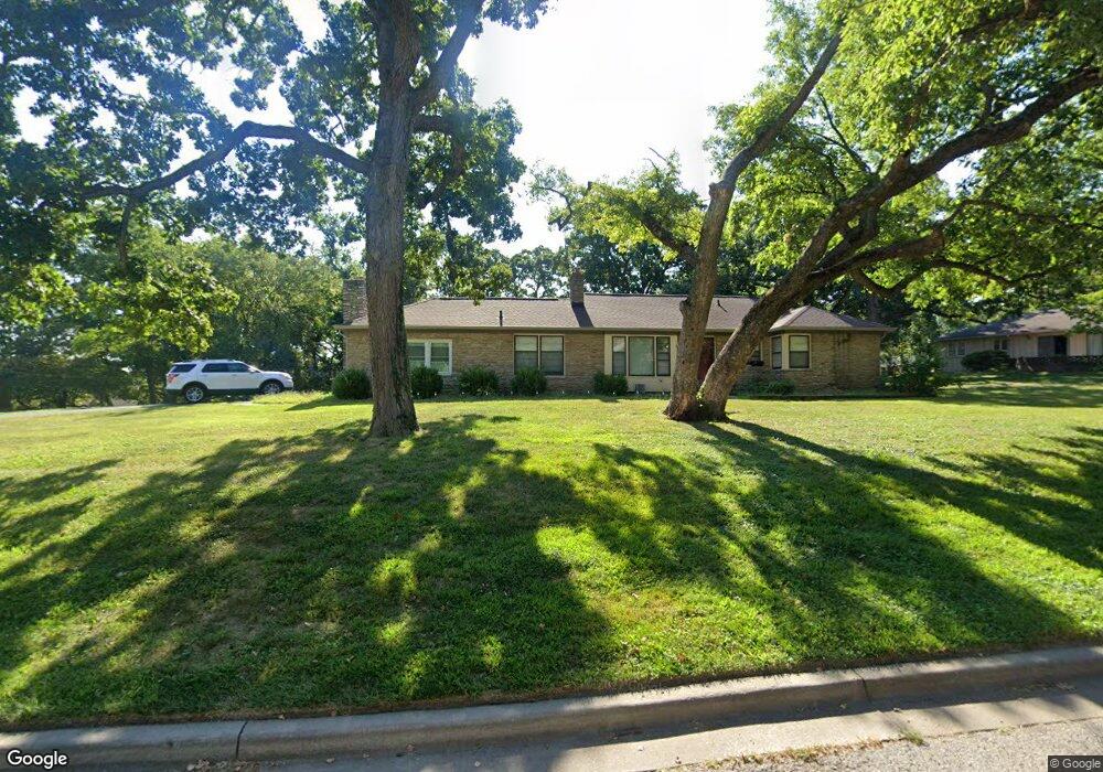 6310 Robinhood Ln, Shawnee, KS 66203 - photo 1