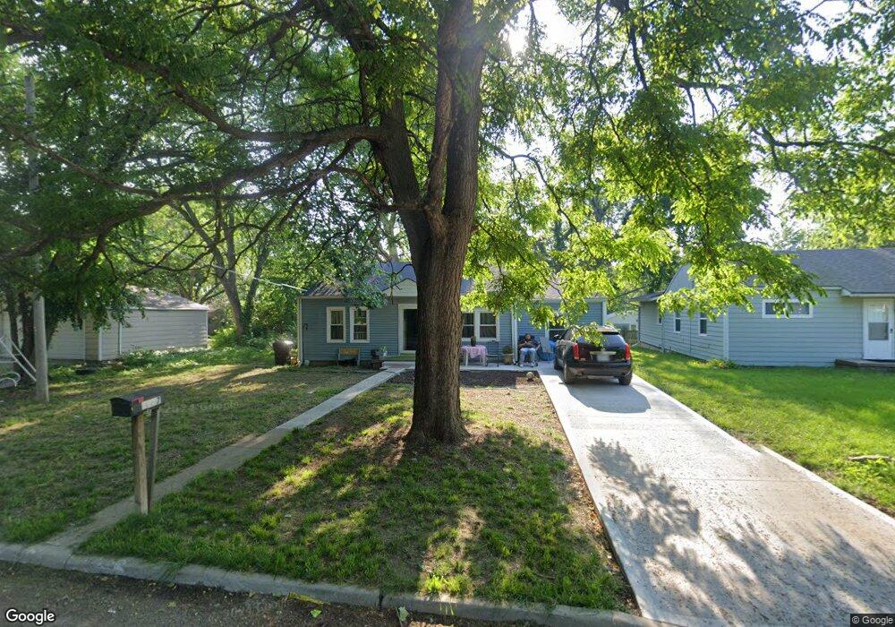 3327 SE Pennsylvania Ave, Topeka, KS 66605 - photo 1