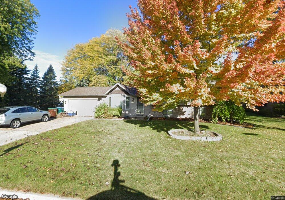 2424 W Cortland Dr, Appleton, WI 54914 - photo 1