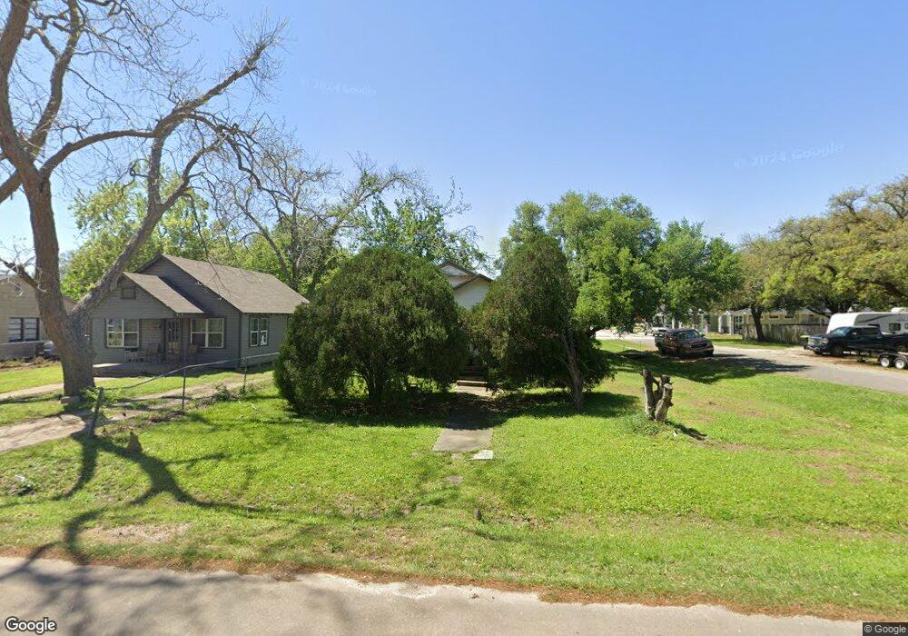 1100 Avenue I, Bay City, TX 77414 - photo 1