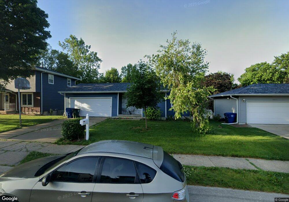 2325 W 57th St, Davenport, IA 52806 - photo 1