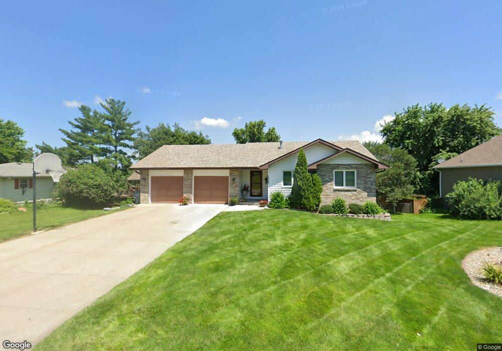 1903 Carmel Dr, Norfolk, NE 68701 - photo 1