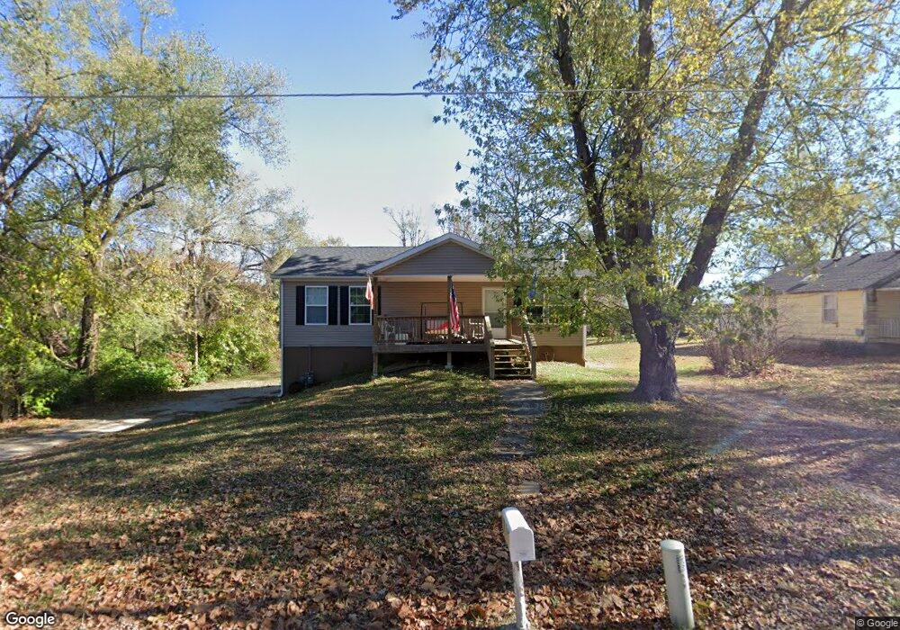 608 N 2nd St, Lansing, KS 66043 - photo 1