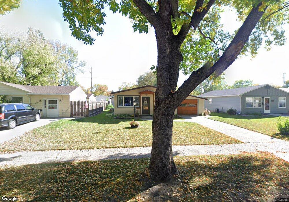 1319 S 19th St, Grand Forks, ND 58201 - photo 1