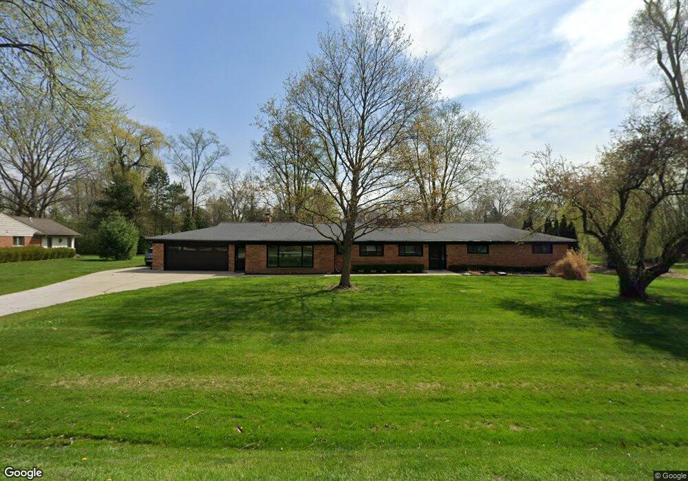 4851 Haddington Dr, Bloomfield Hills, MI 48304 - photo 1