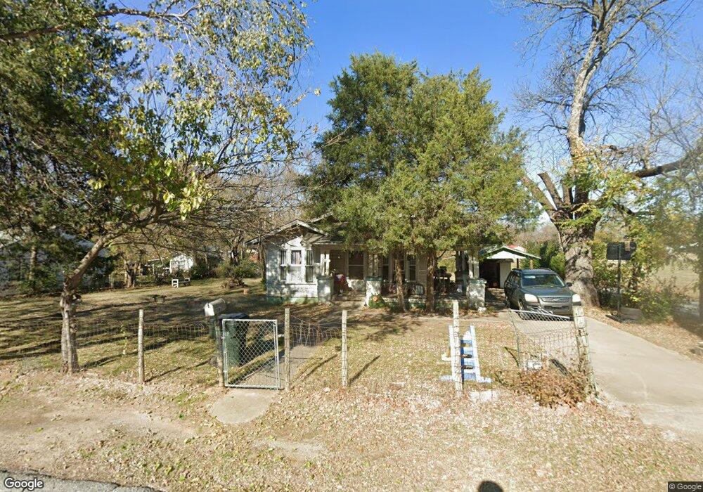 202 W Clegern St, Henryetta, OK 74437 - photo 1