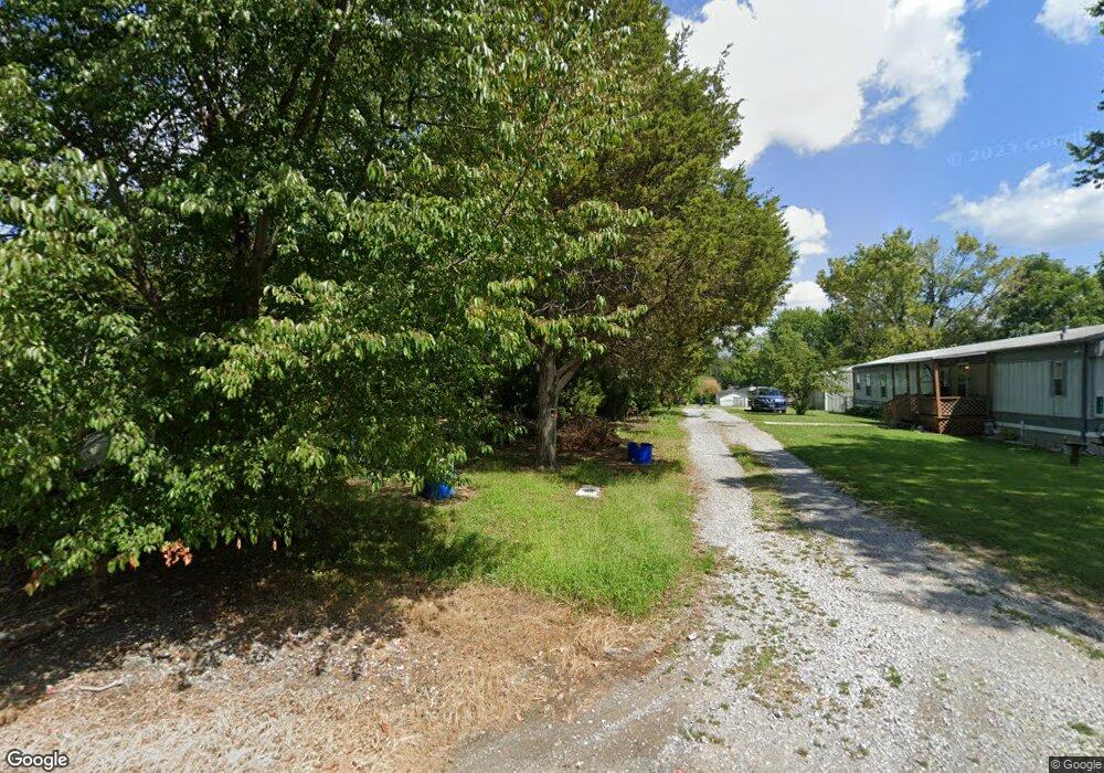 1320 Oglesby St, Harrisburg, IL 62946 - photo 1