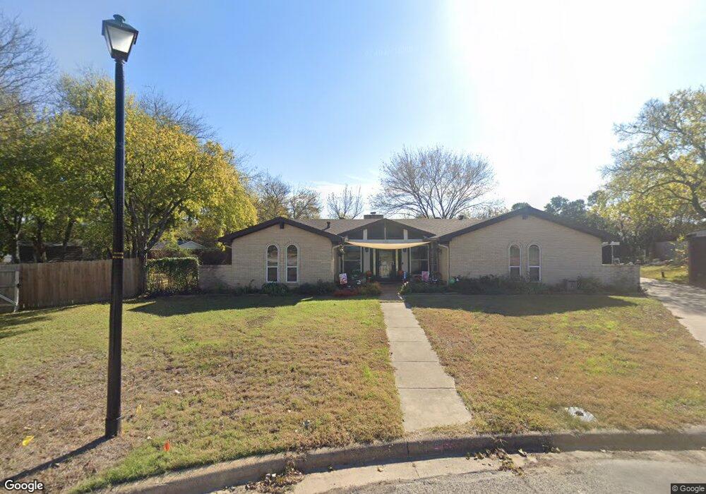 632 Robindale Ct, Bedford, TX 76022 - photo 1