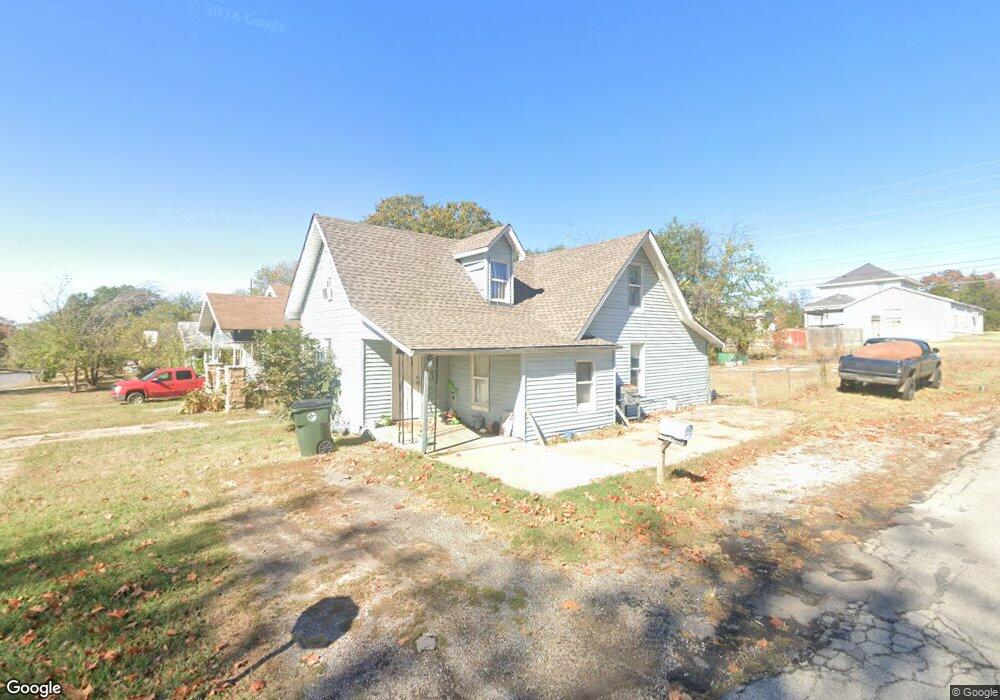 521 E 13th St, Okmulgee, OK 74447 - photo 1