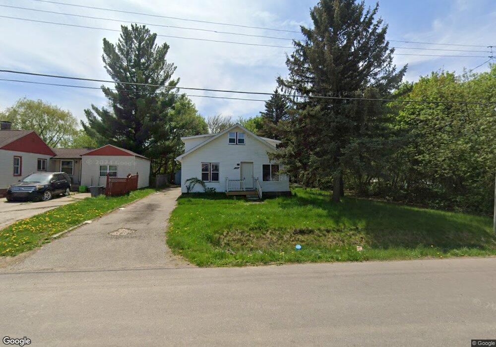 1046 E Kurtz Ave, Flint, MI 48505 - photo 1