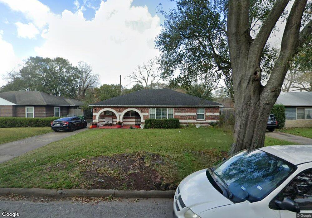 7723 Oak Vista St, Houston, TX 77087 - photo 1