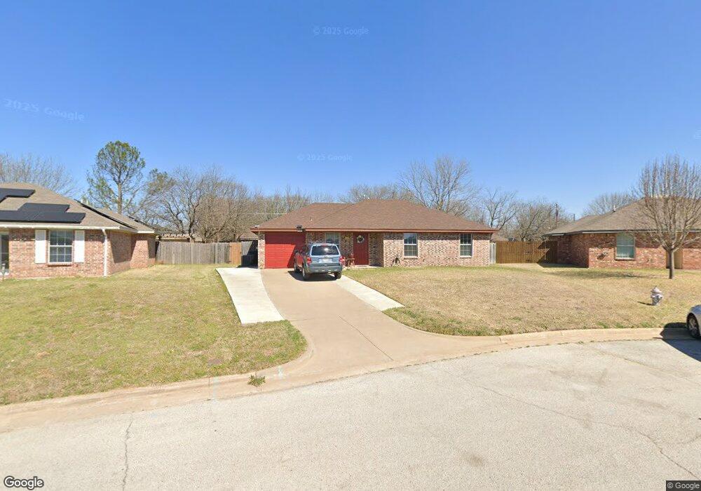 1106 Lynnwood Ct, Cleburne, TX 76033 - photo 1