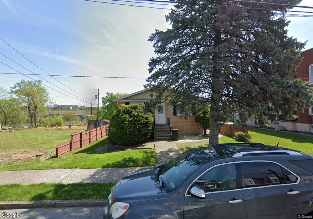 1067 Catasauqua Rd, Allentown, PA 18102 - photo 1