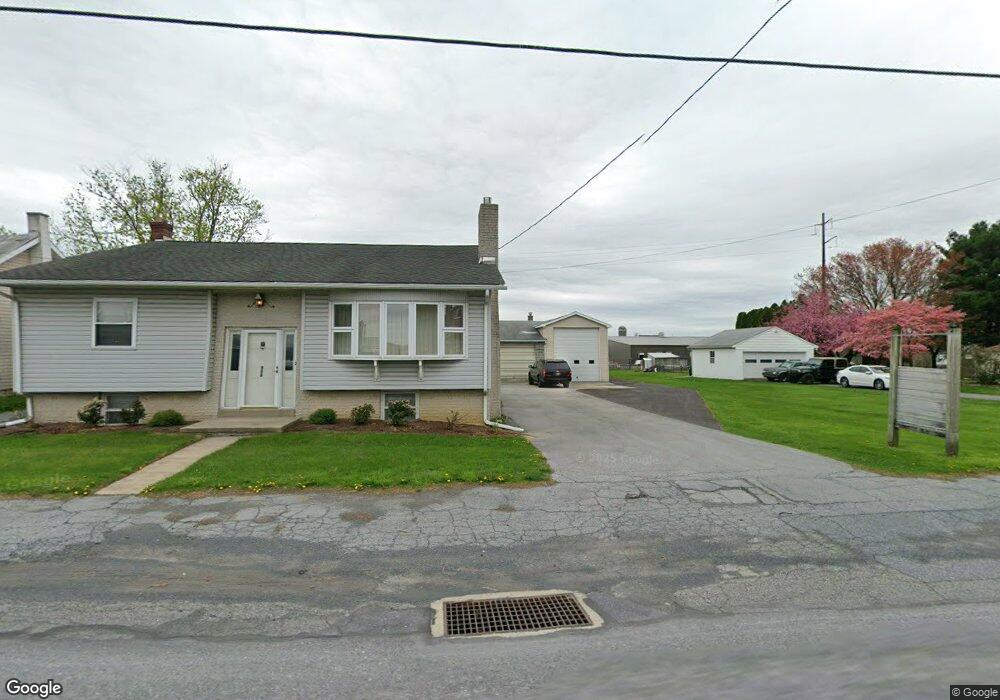 956 W Main St, New Holland, PA 17557 - photo 1