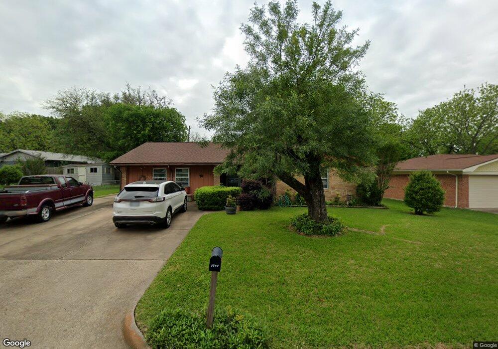 1714 Lyndale Dr, Ennis, TX 75119 - photo 1