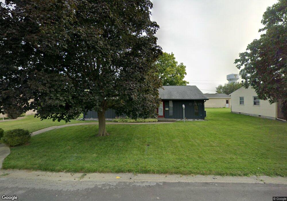 907 Beecher Dr, Tuscola, IL 61953 - photo 1