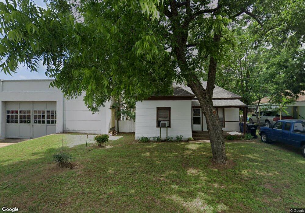 812 W Murray St, Denison, TX 75020 - photo 1