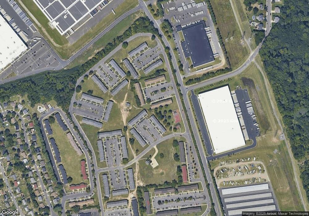 816 Henri Ct unit 816, Burlington, NJ 08016 - photo 1