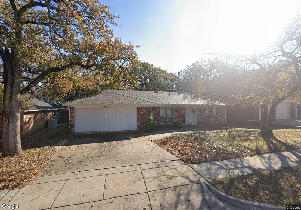 944 Jerry Ln, Bedford, TX 76022 - photo 1