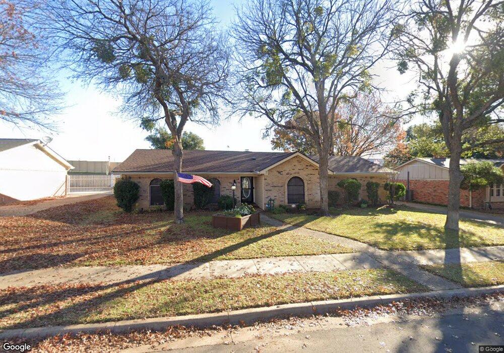 2520 Lakeview Dr, Bedford, TX 76021 - photo 1