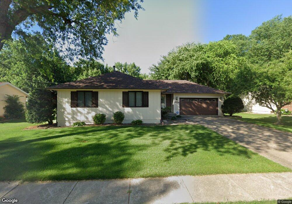 2635 W 43rd St, Davenport, IA 52806 - photo 1