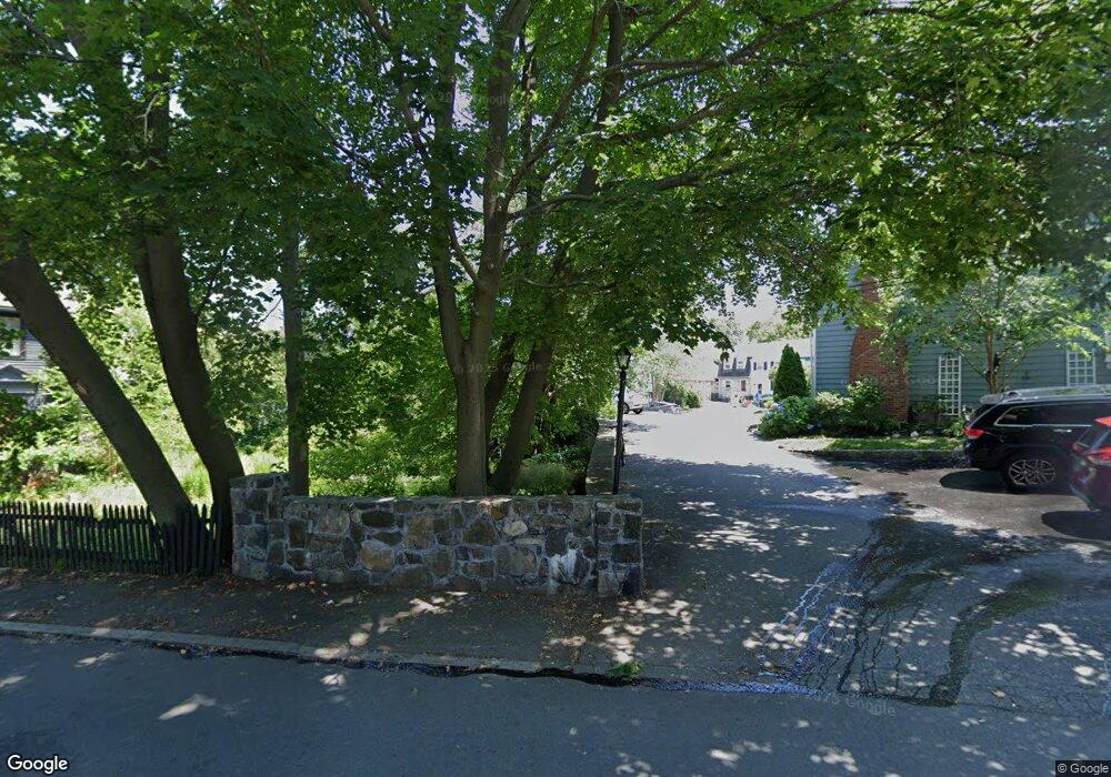 8 Bradford Ct unit 8, Marblehead, MA 01945 - photo 1