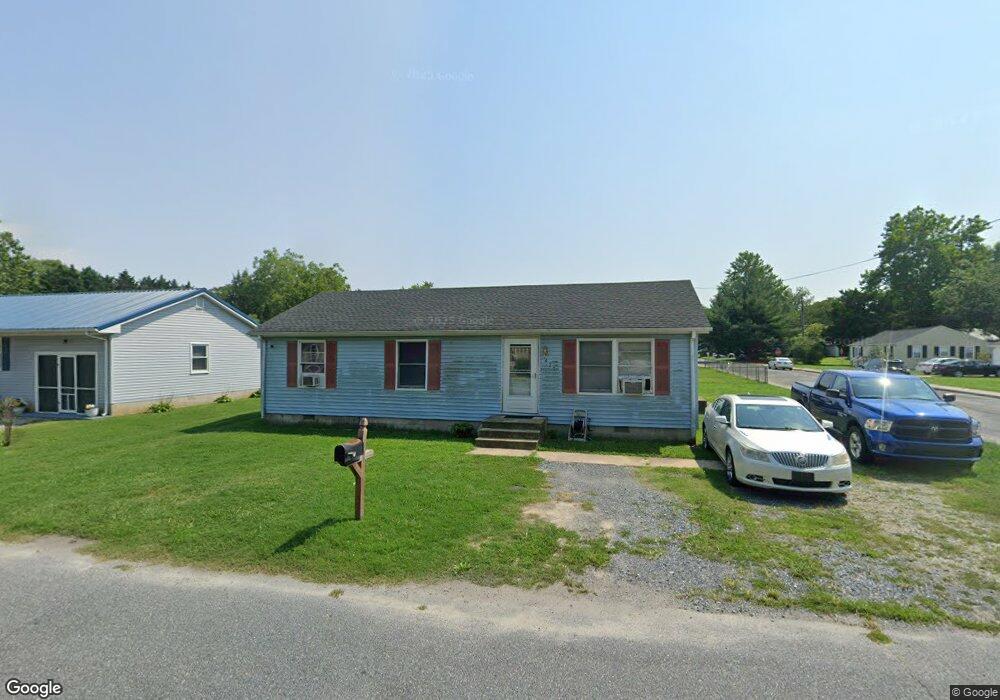 427 Center St, Laurel, DE 19956 - photo 1