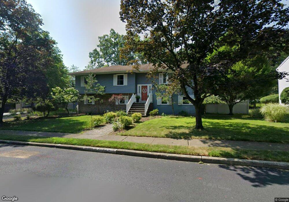 10 Gateway Ct, Waldwick, NJ 07463 - photo 1