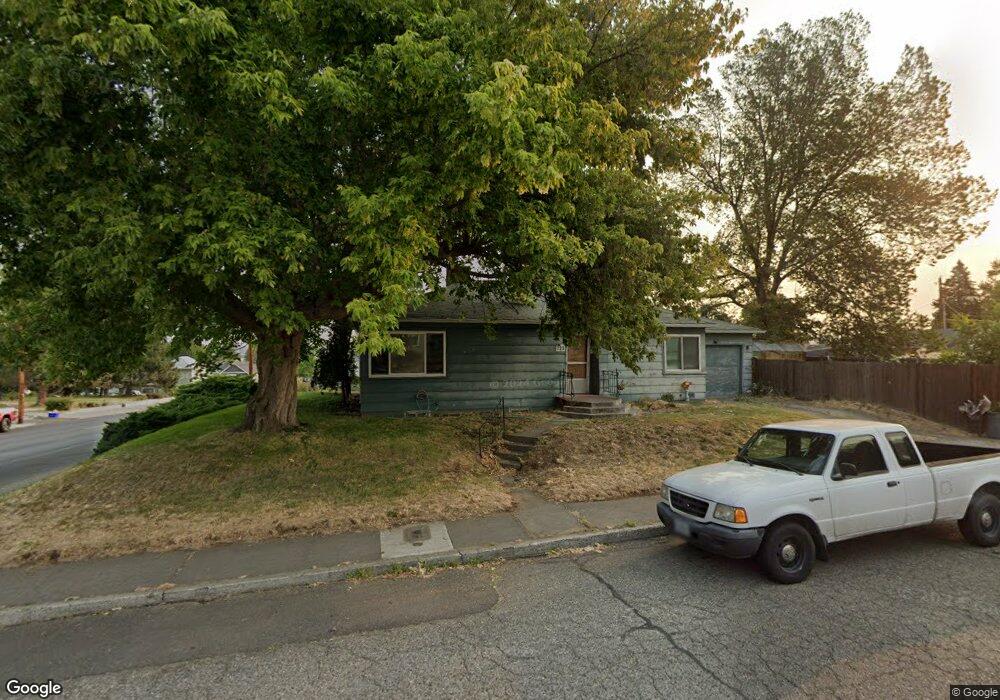 723 W 12th St, the Dalles, OR 97058 - photo 1