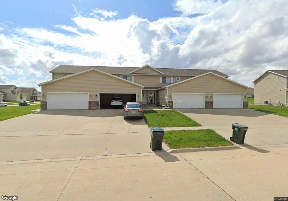 5005 Algonquin Dr unit 2, Cedar Falls, IA 50613 - photo 1