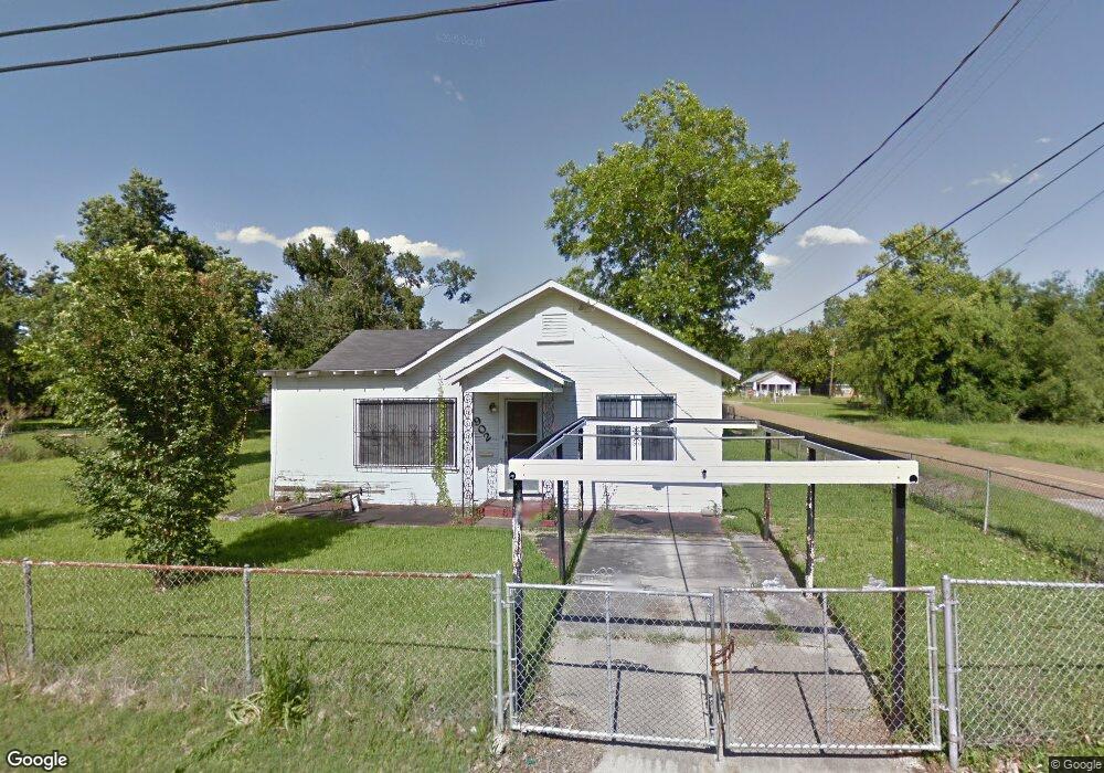902 Simmons St, Lake Charles, LA 70601 - photo 1