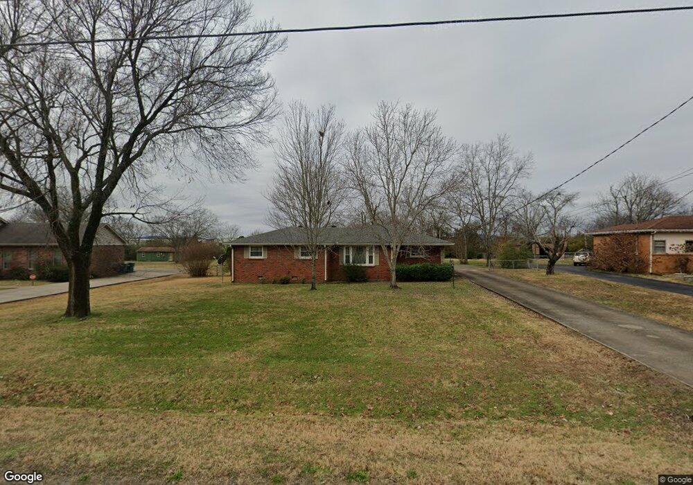 826 Castle Heights Ave, Lebanon, TN 37087 - photo 1
