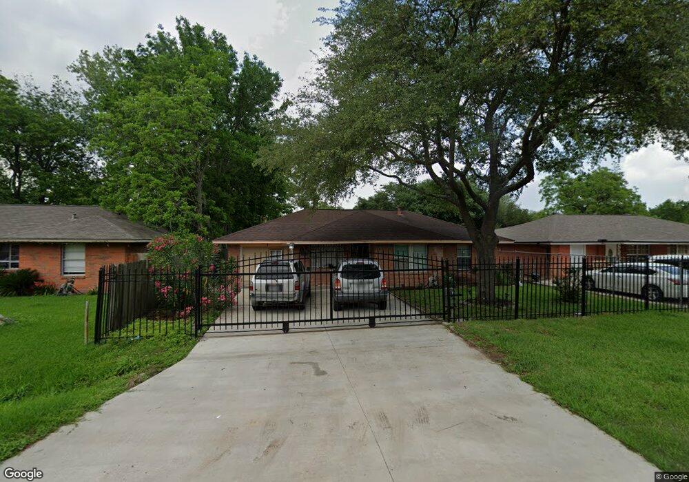 7637 Weyburn St, Houston, TX 77028 - photo 1
