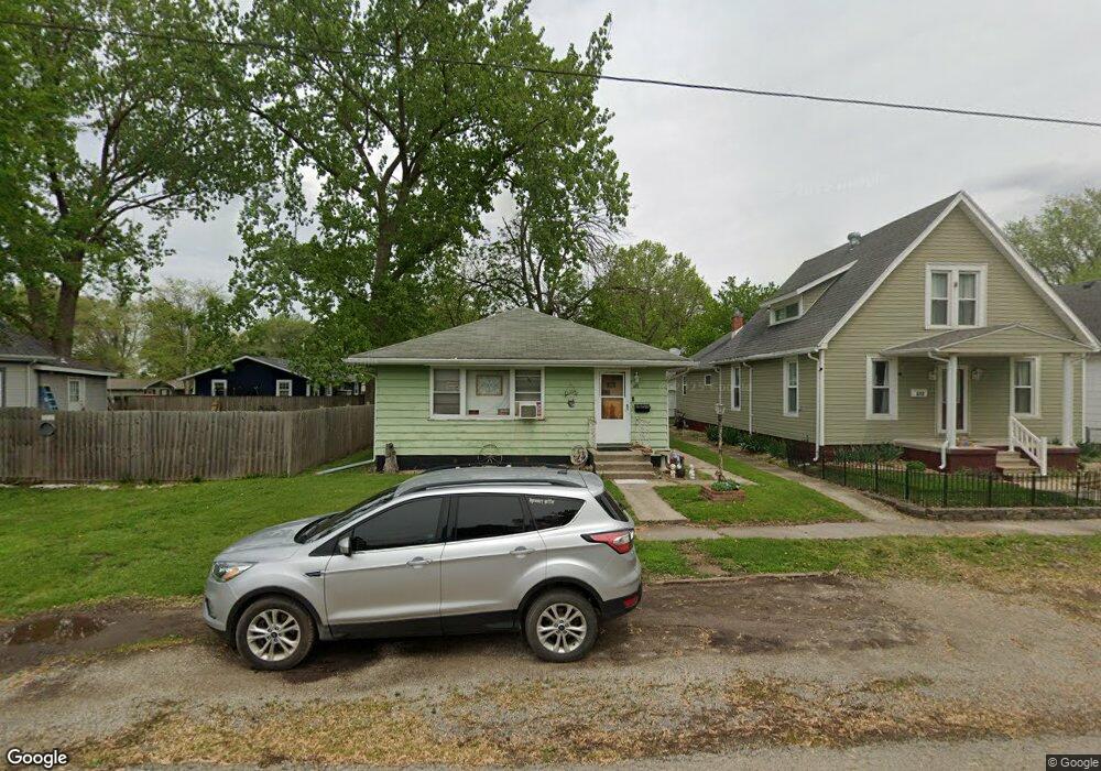 610 Omaha Ave, Lincoln, IL 62656 - photo 1