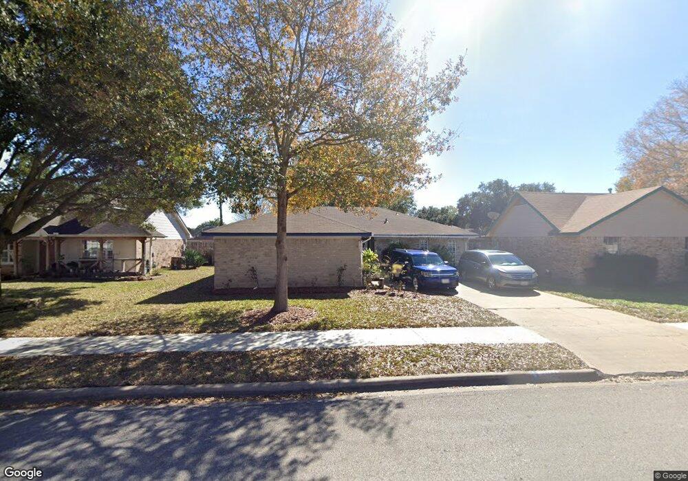 2011 Spruce Dr, Rosenberg, TX 77471 - photo 1