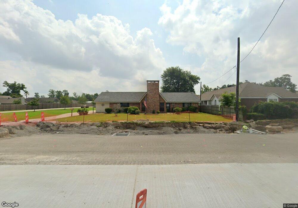 3917 W Prien Lake Rd, Lake Charles, LA 70605 - photo 1