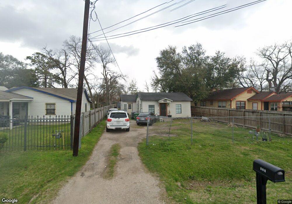 923 Duff Ln, Houston, TX 77022 - photo 1