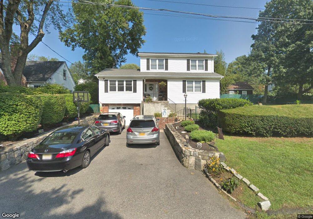 252 Myrtle Ave, Hawthorne, NY 10532 - photo 1