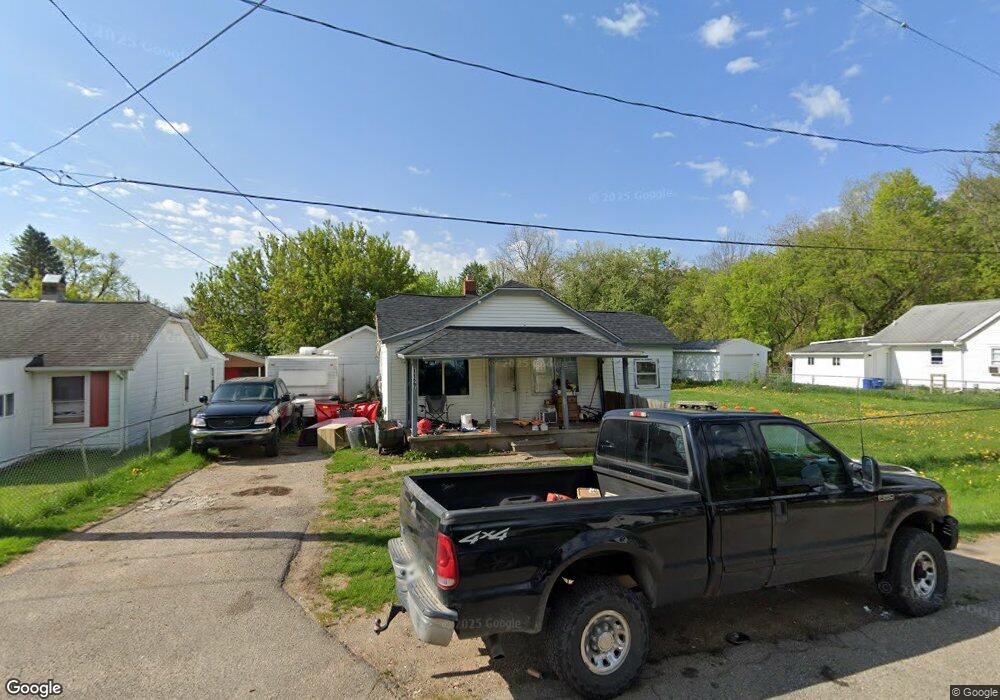 1127 W Buder Ave, Flint, MI 48507 - photo 1