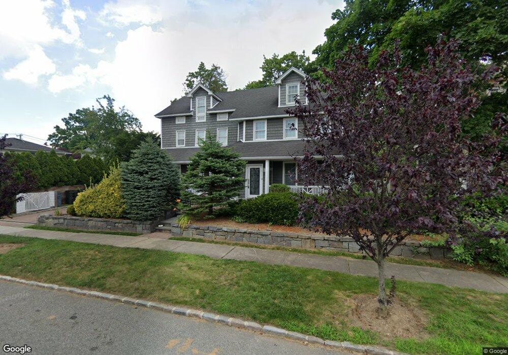 43 Maple Grove St, Great Neck, NY 11023 - photo 1