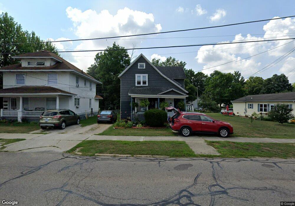 910 Broadway St, Niles, MI 49120 - photo 1