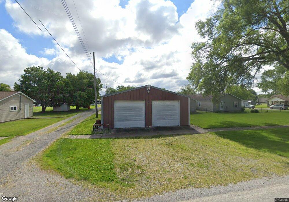620 Prairie Ave, Mattoon, IL 61938 - photo 1