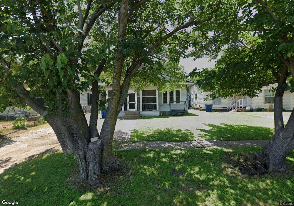 703 NW Main St, Ennis, TX 75119 - photo 1