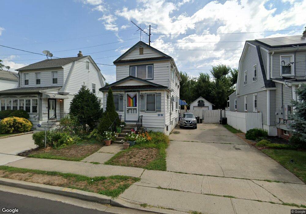 85 Cochran Place, Valley Stream, NY 11581 - photo 1