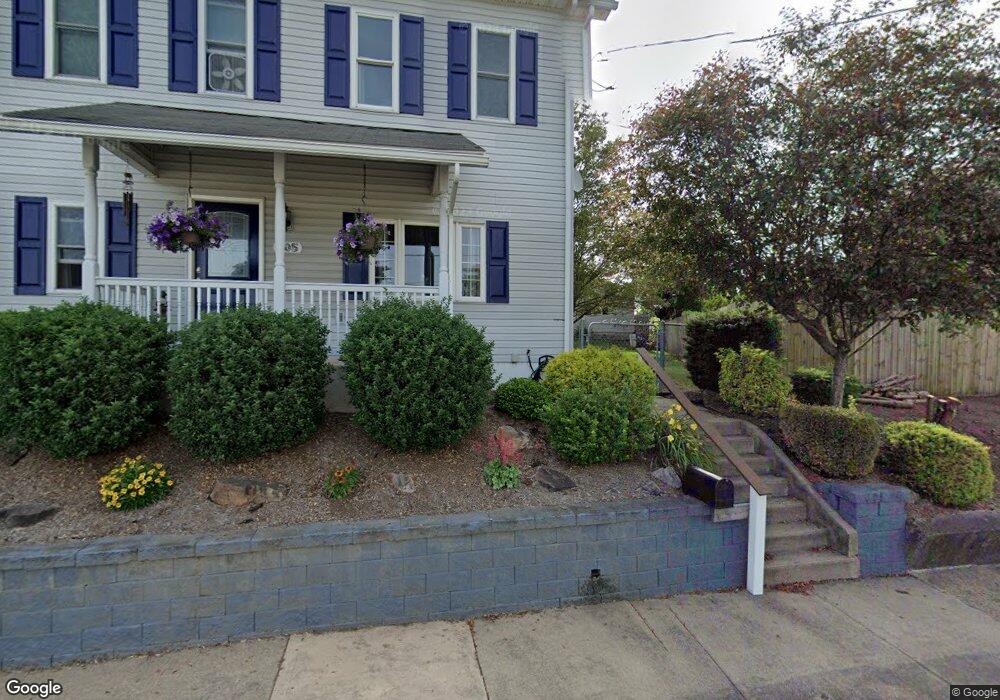 405 Shakespeare Ave, Milton, PA 17847 - photo 1