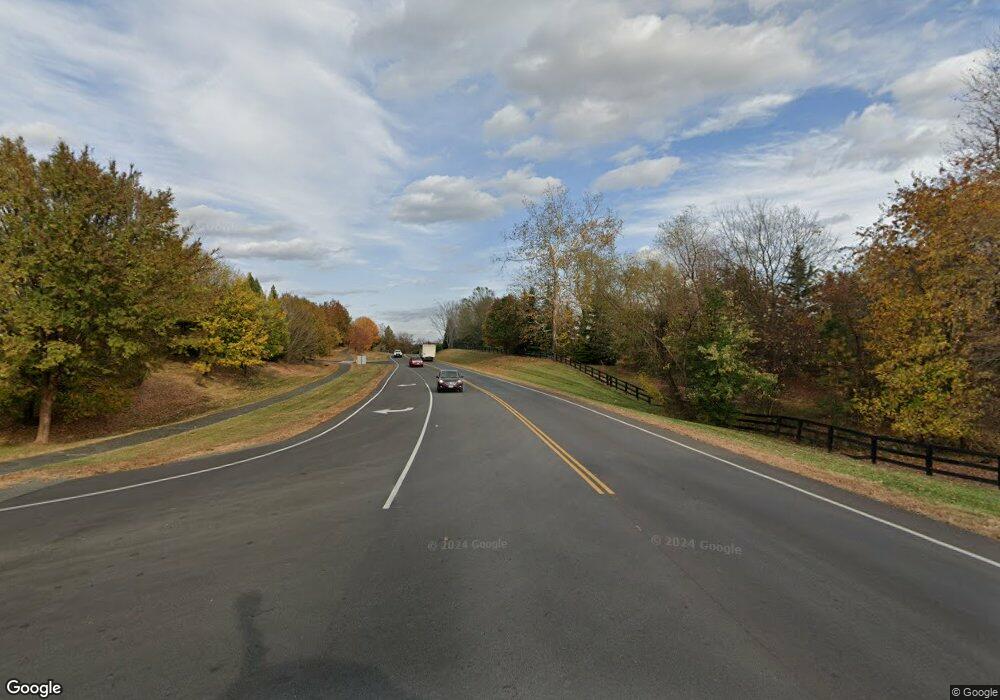 813 Yaxley Dr, Purcellville, VA 20132 - photo 1