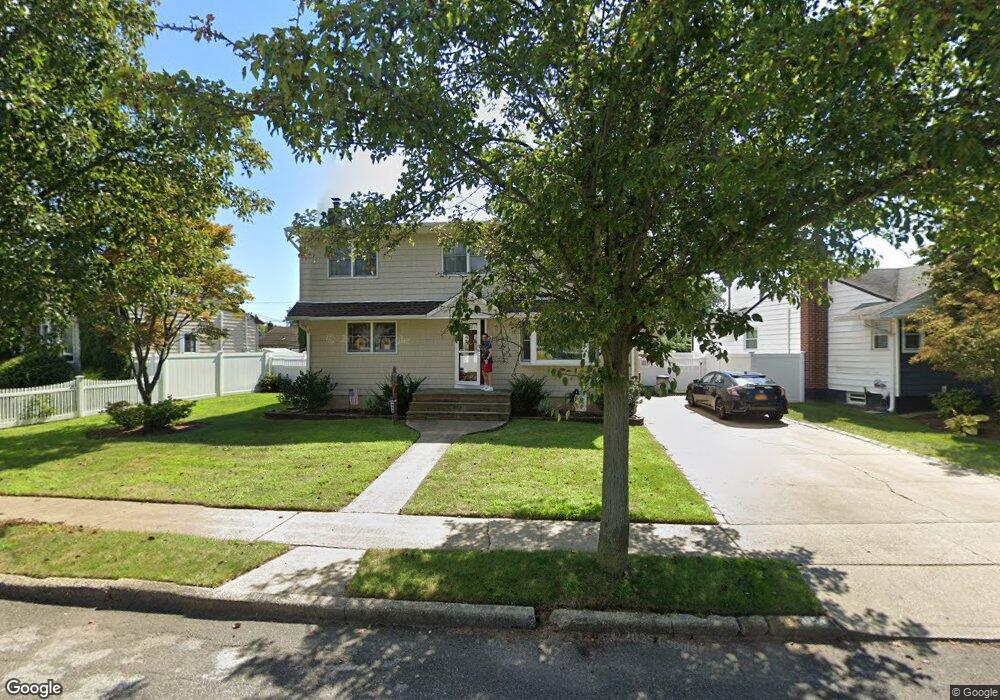 3954 Kingsberry Rd, Seaford, NY 11783 - photo 1