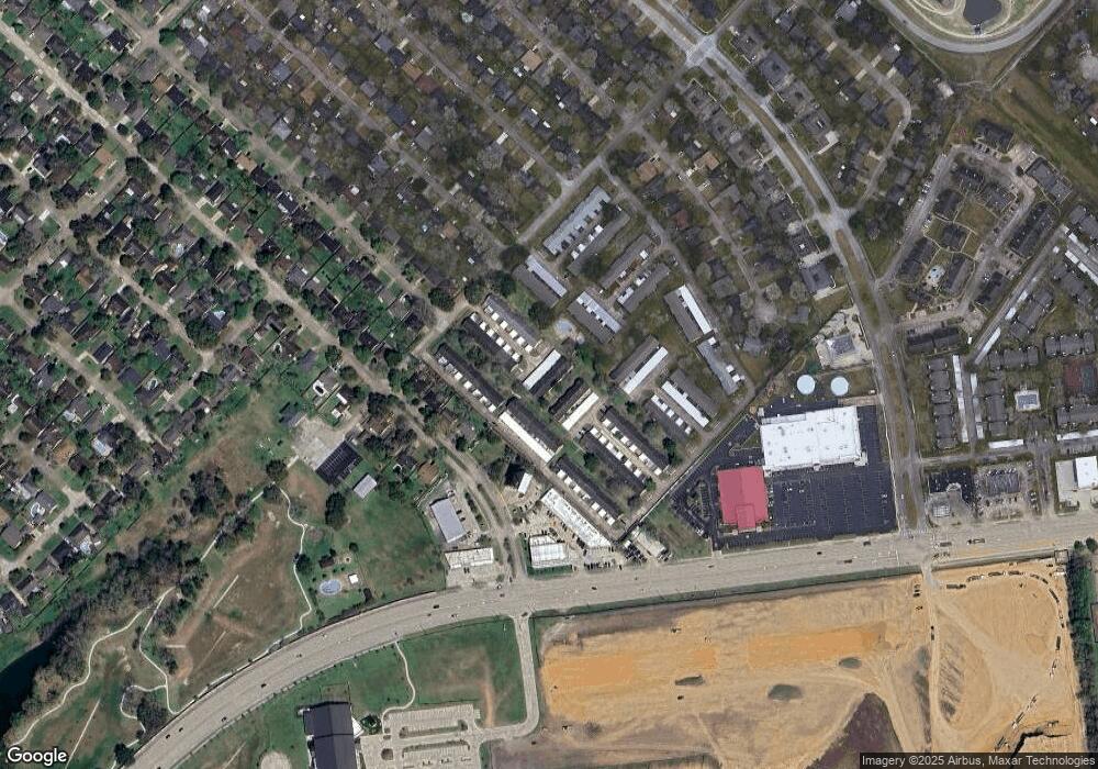 3932 Laura Leigh Dr, Friendswood, TX 77546 - photo 1